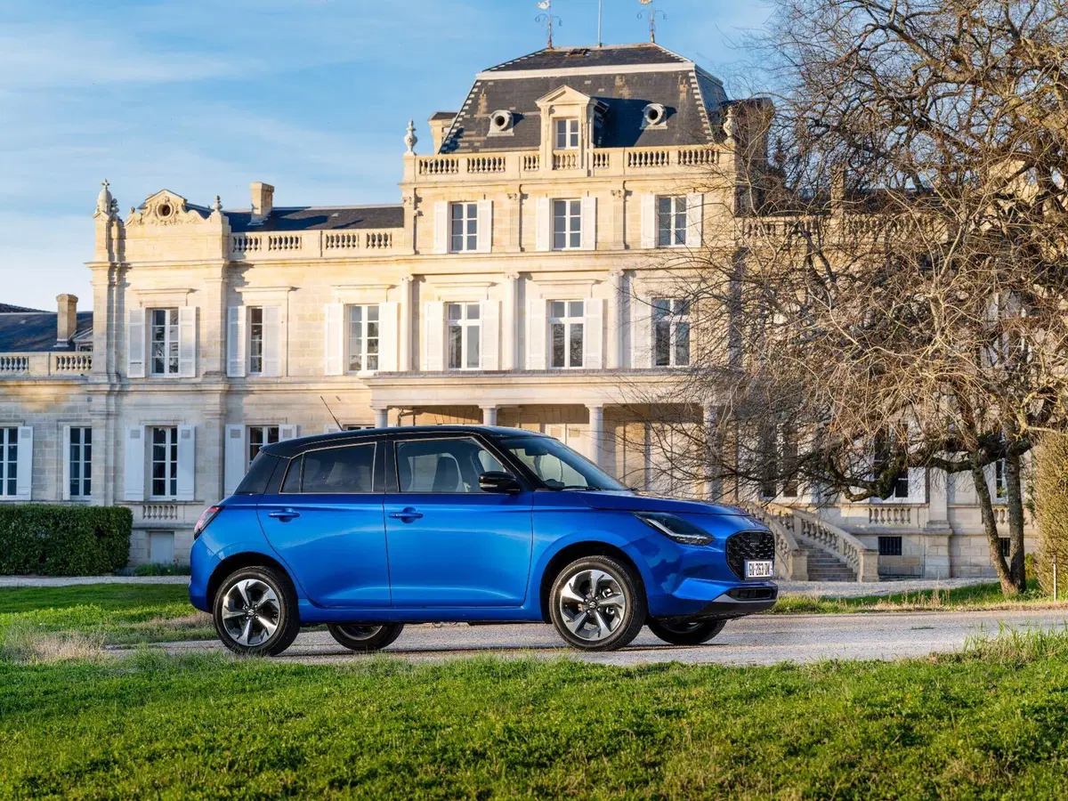 Suzuki Swift 2024: leggera, efficiente e (più) tecnologica. Da 22.500 euro [Video] (12)