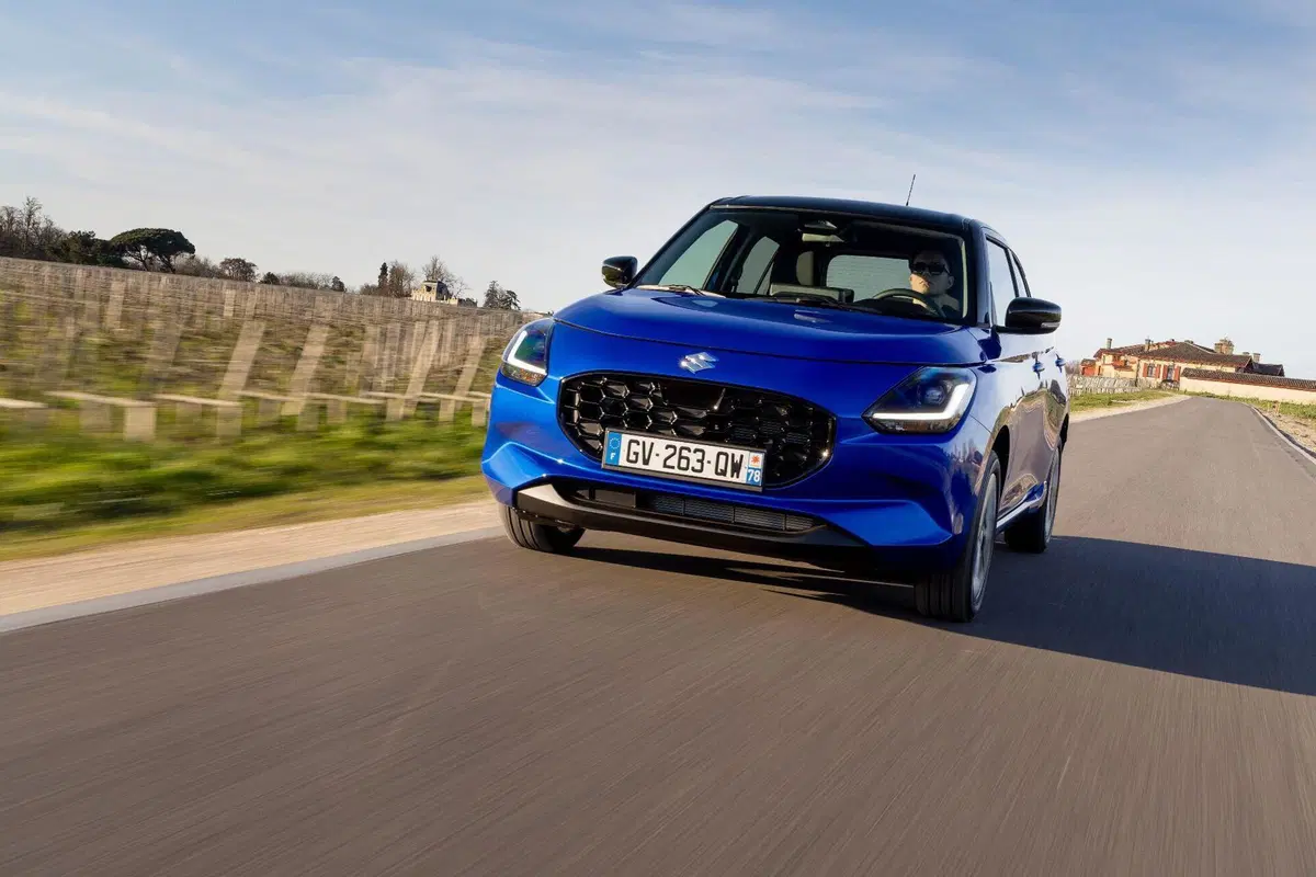 Suzuki Swift 2024: leggera, efficiente e (più) tecnologica. Da 22.500 euro [Video]