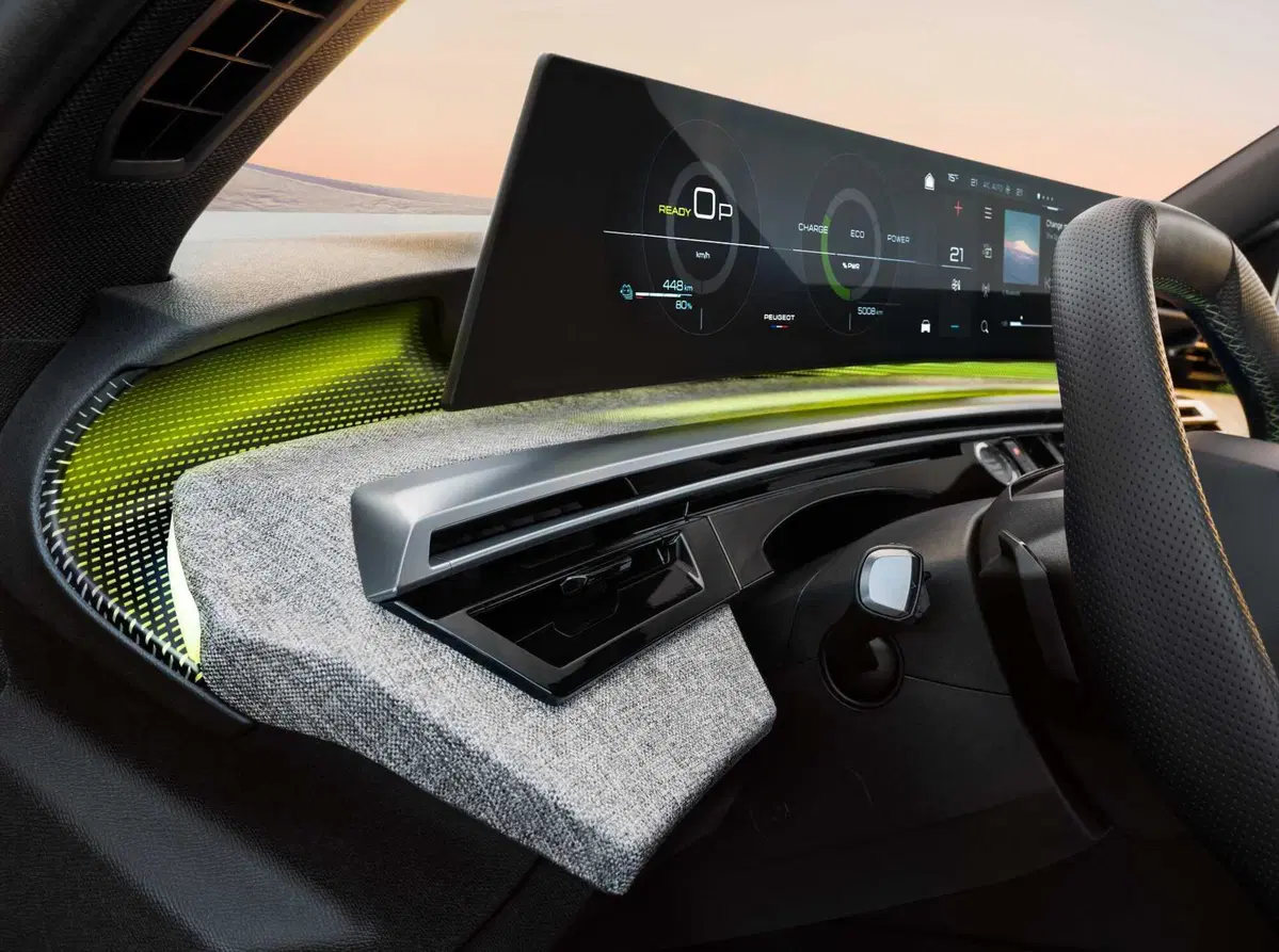Nuova Peugeot E-5008: sette posti, elettrica da 660 km (13)