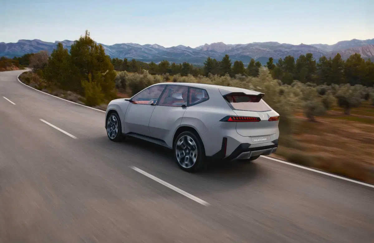 BMW Neue Klasse X: è una Sport Activity che arriva nel 2025