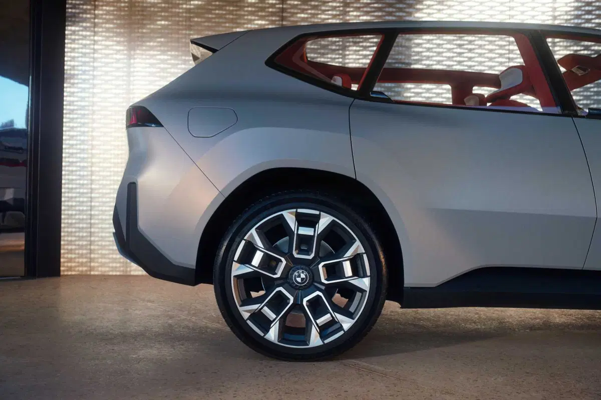 BMW Neue Klasse X: è una Sport Activity che arriva nel 2025 (6)