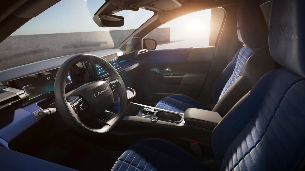Lancia: la Ypsilon Edizione Cassina anche ibrida a 28.000 euro (6)