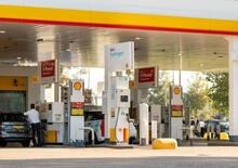 Shell cede all’elettrico: 500 distributori all’anno saranno colonnine pubbliche
