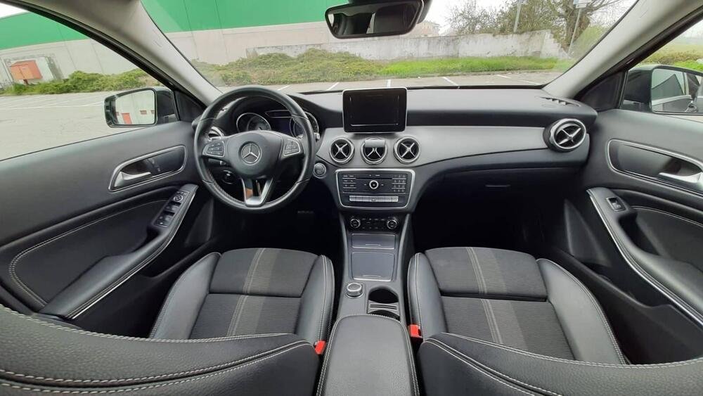 Mercedes-Benz GLA SUV 180 CDI Automatic Sport del 2018 usata a Novara (4)