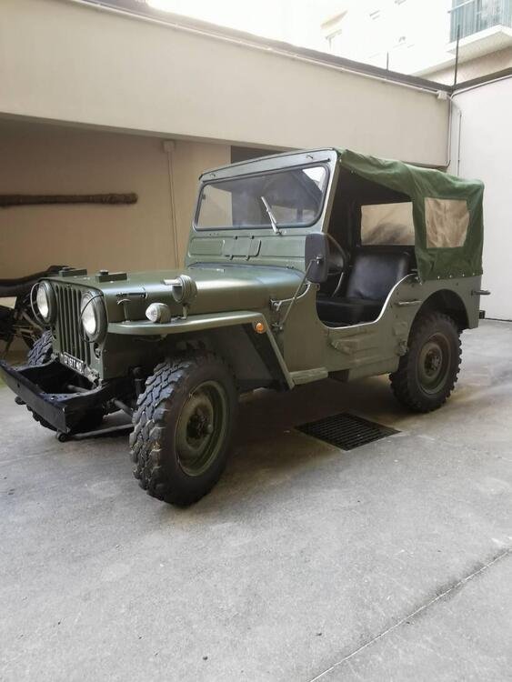 Ford Jeep Willys 2.2 d'epoca del 1963 a Milano (4)