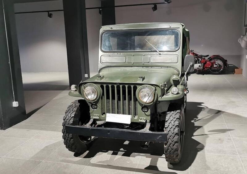 Ford Jeep Willys 2.2 d'epoca del 1963 a Milano