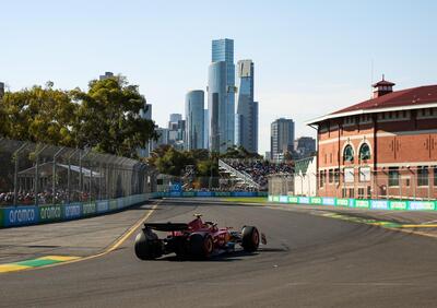 F1. Gran Premio d'Australia: i ricordi di viaggio di tanti anni fa  con un ospite particolare nel paddock