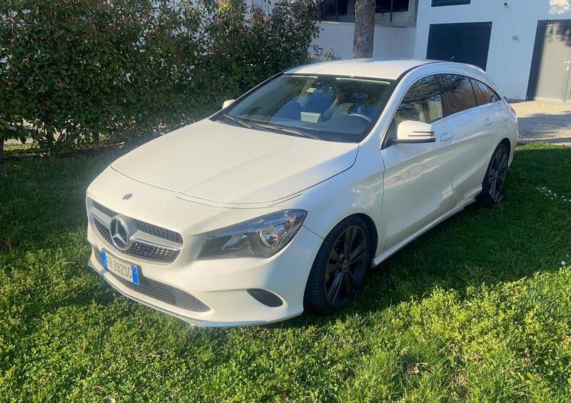 Mercedes-Benz CLA 180 d Automatic Sport my 16 del 2018 usata a Gallarate
