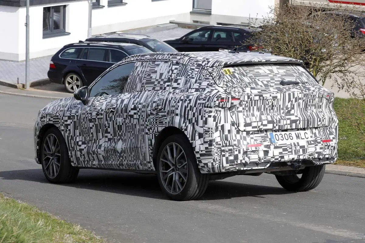 Cupra Terramar, il debutto è vicino [Foto Spia] (11)