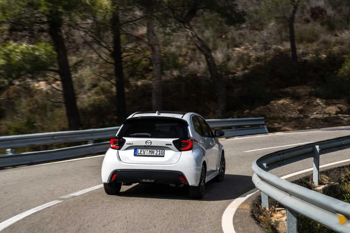 Mazda 2 Hybrid: la più piccola delle full hybrid si rinnova [VIDEO] (3)