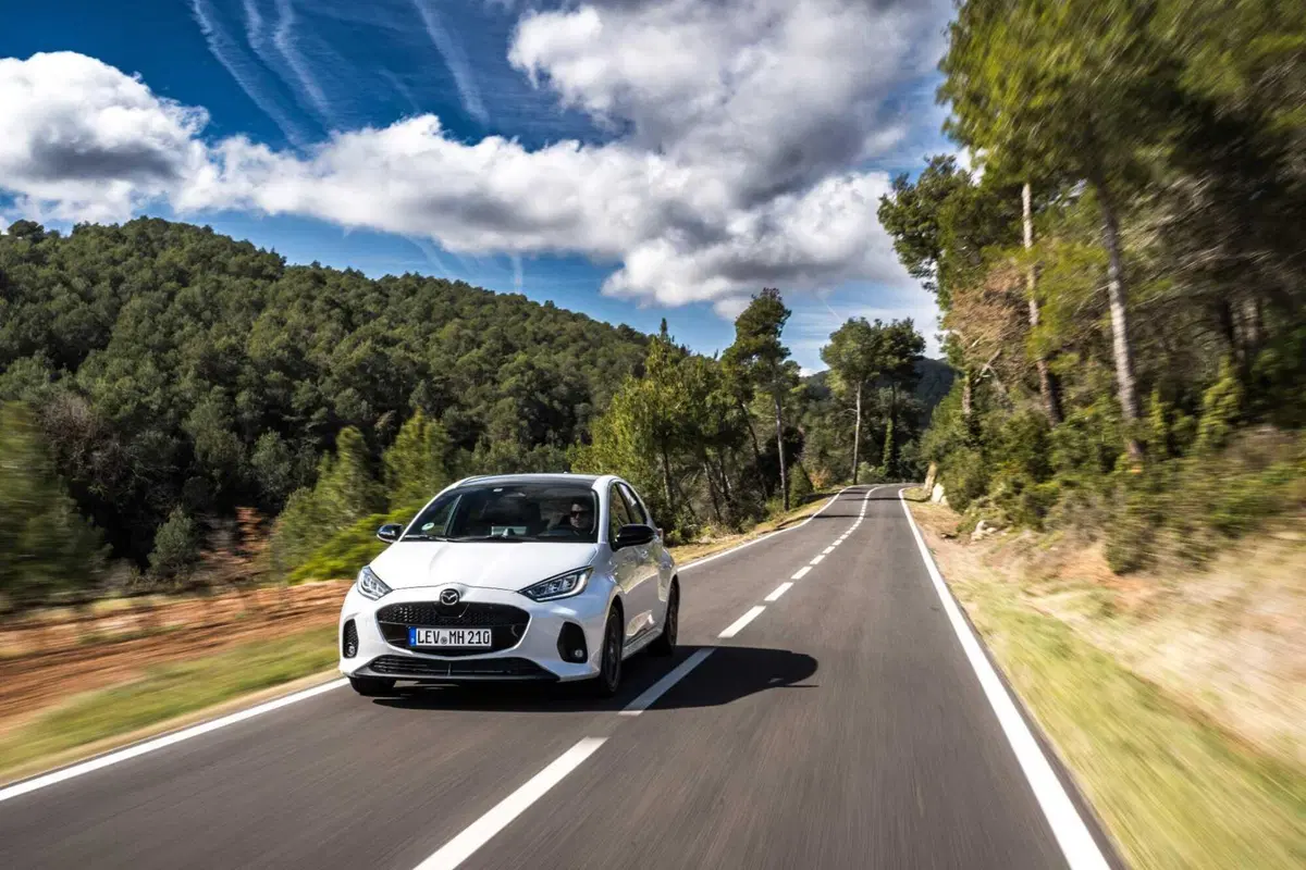 Mazda 2 Hybrid: la più piccola delle full hybrid si rinnova [VIDEO] (4)
