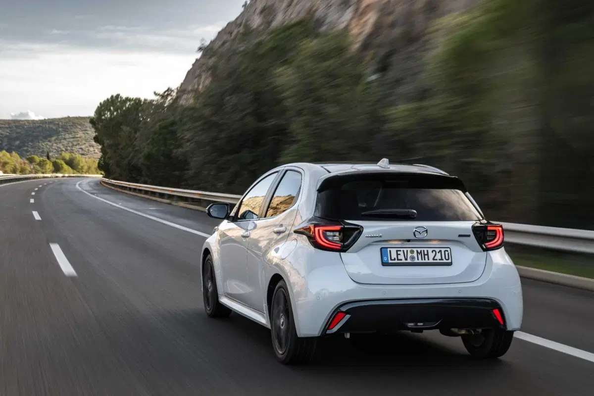 Mazda 2 Hybrid: la più piccola delle full hybrid si rinnova [VIDEO] (5)