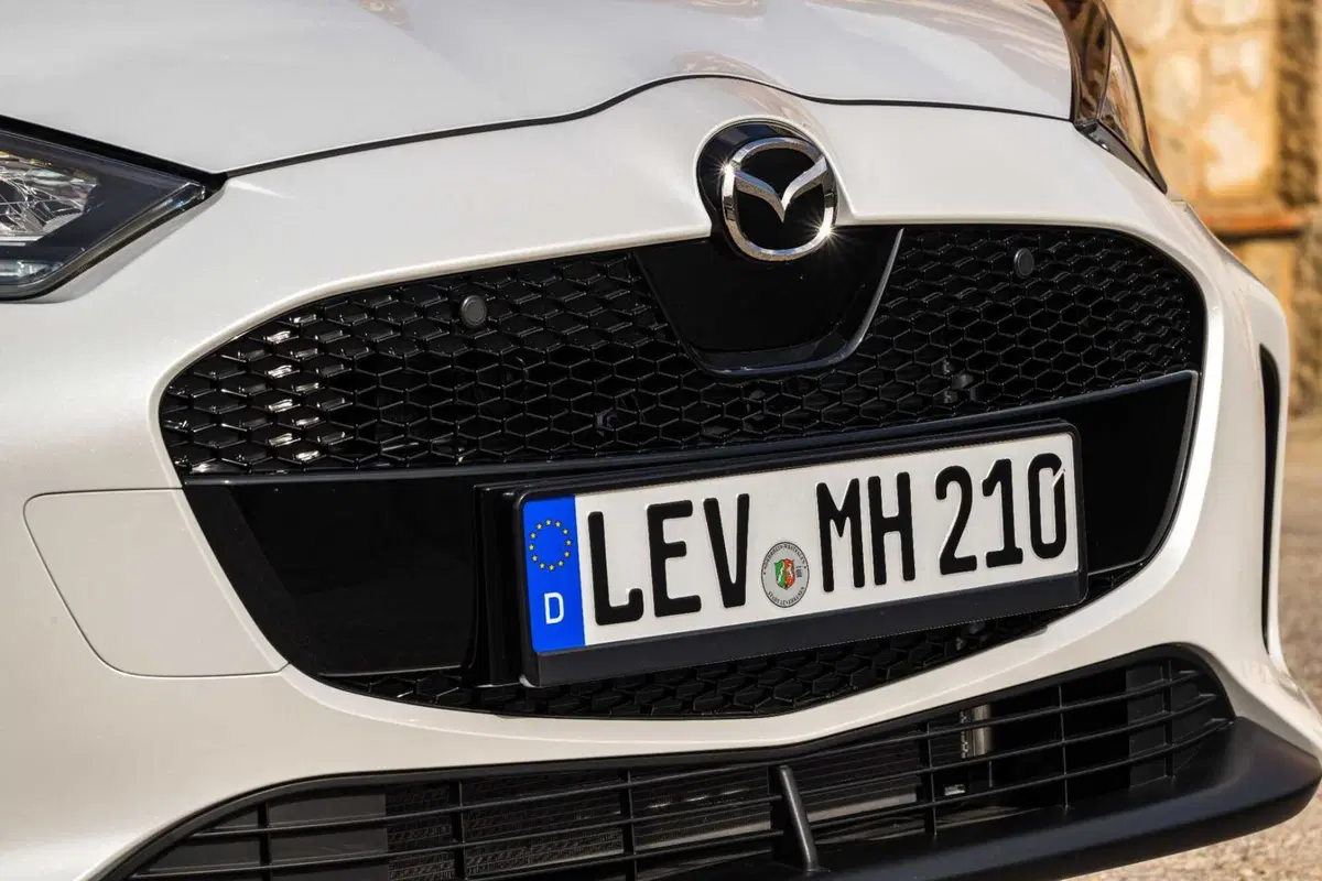 Mazda 2 Hybrid: la più piccola delle full hybrid si rinnova [VIDEO] (8)
