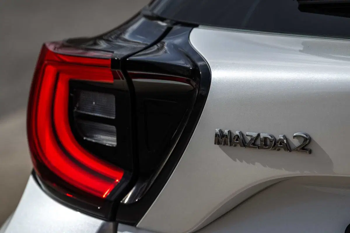 Mazda 2 Hybrid: la più piccola delle full hybrid si rinnova [VIDEO] (12)