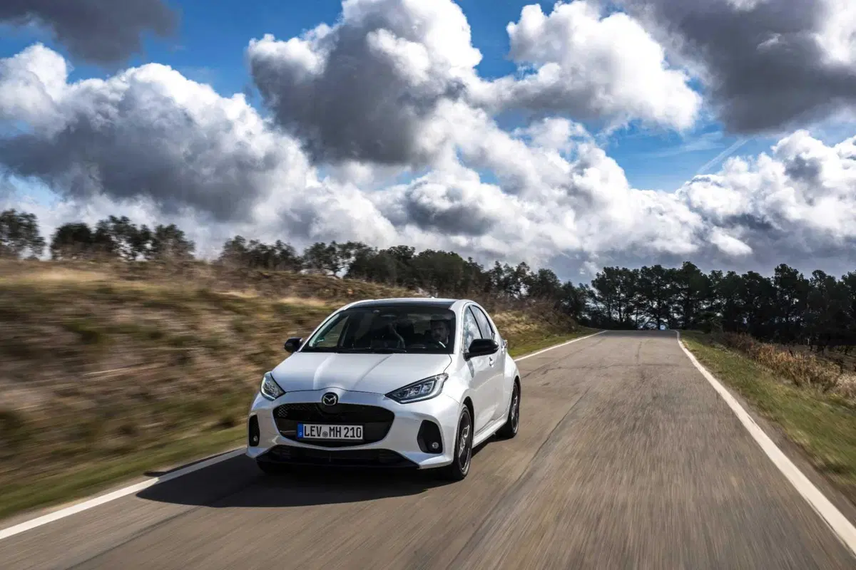 Mazda 2 Hybrid: la più piccola delle full hybrid si rinnova [VIDEO]