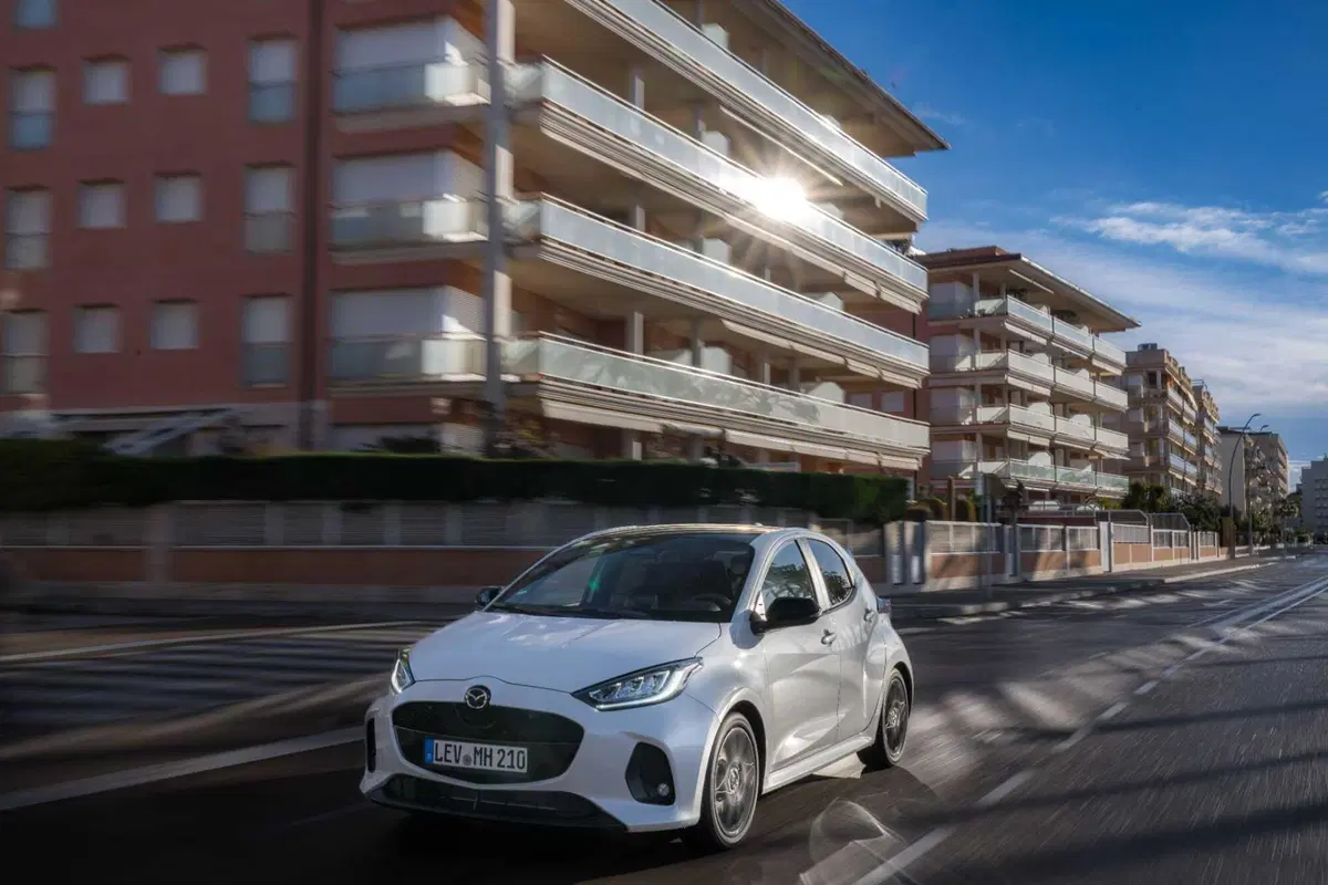 Mazda 2 Hybrid: la più piccola delle full hybrid si rinnova [VIDEO] (6)