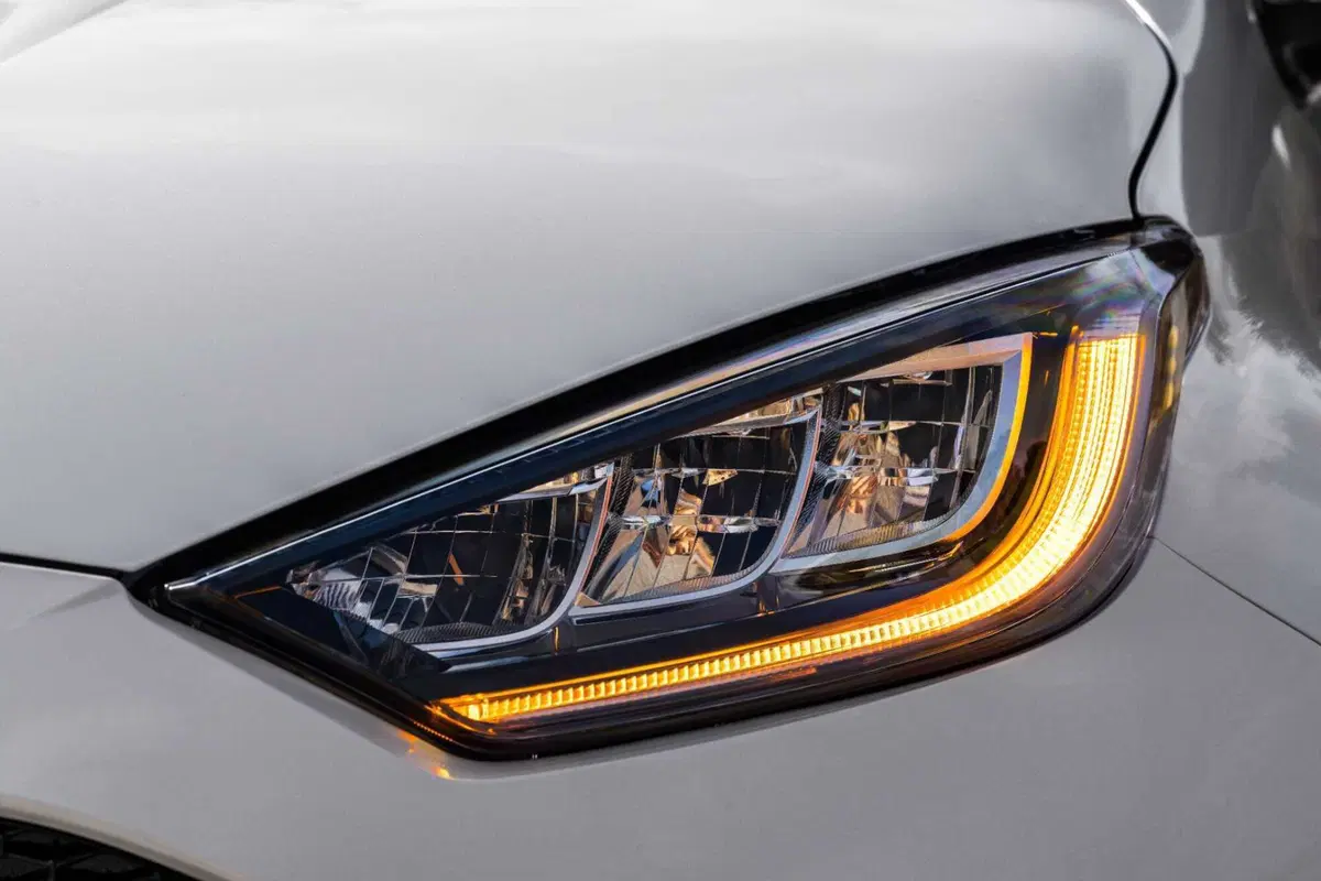 Mazda 2 Hybrid: la più piccola delle full hybrid si rinnova [VIDEO] (11)