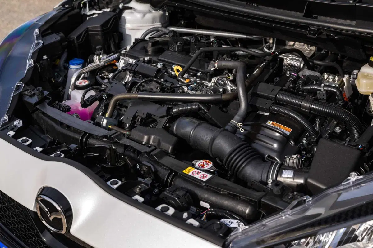 Mazda 2 Hybrid: la più piccola delle full hybrid si rinnova [VIDEO] (16)