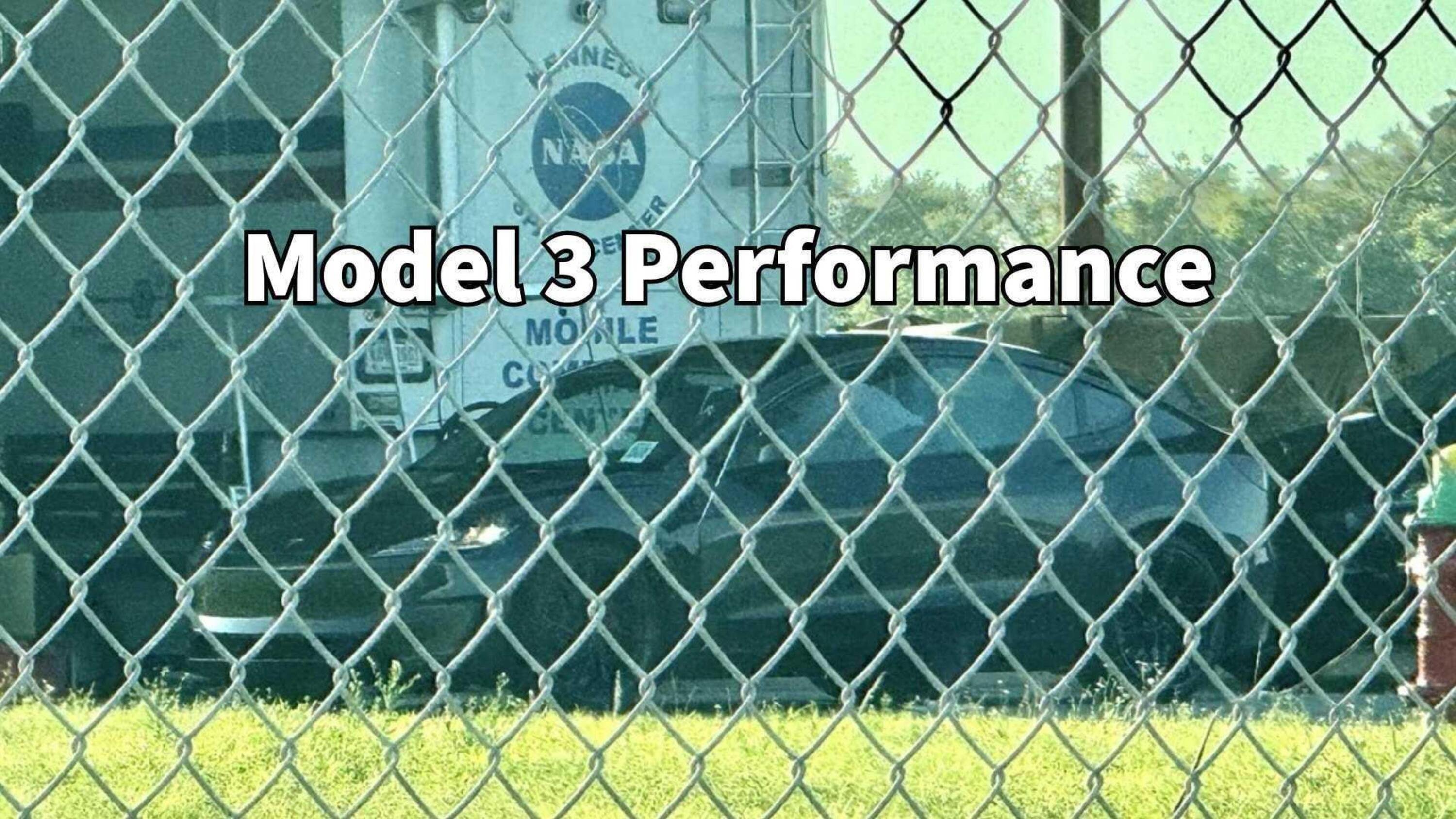 Tesla si prepara al lancio della Model 3 Ludicrous: molti esemplari visti in Florida