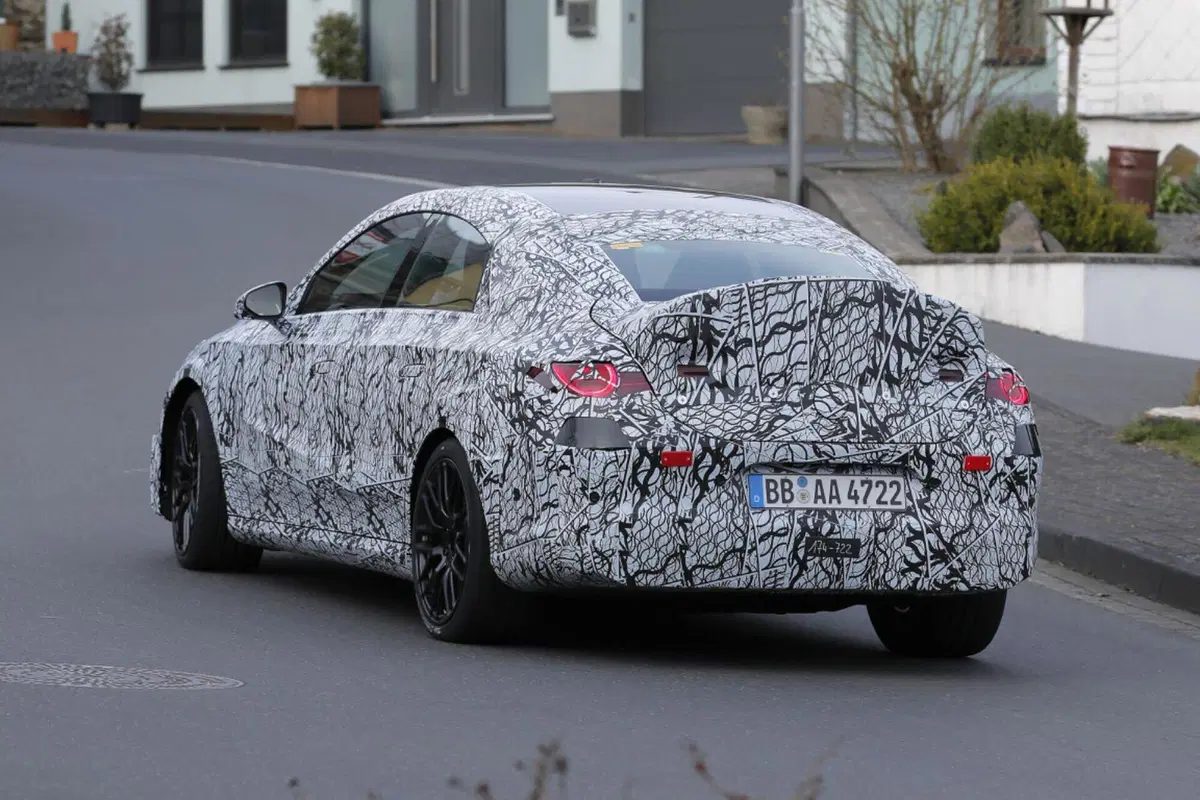 Mercedes AMG CLA, la nuova elettrica ad alte prestazioni [Foto Spia] (3)