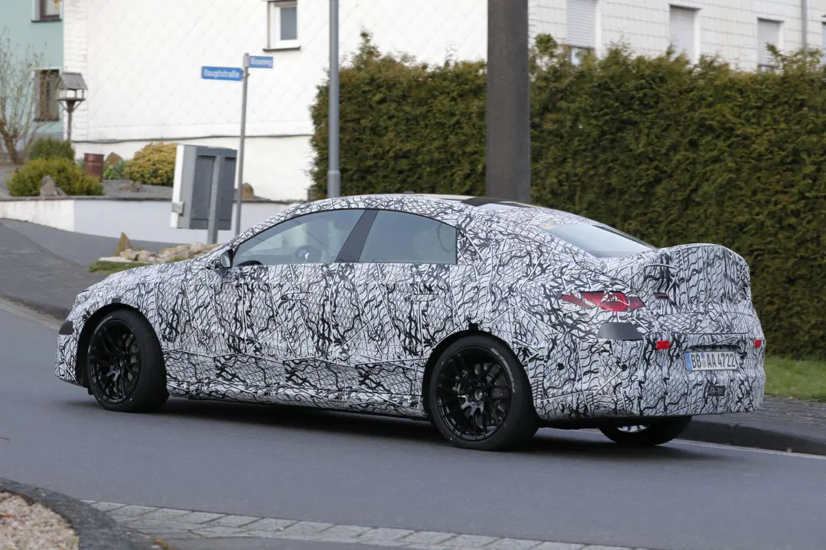 Mercedes AMG CLA, la nuova elettrica ad alte prestazioni [Foto Spia] (11)