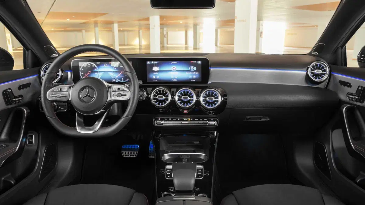 Mercedes-Benz Classe A Sedan 200 d 4p. Executive (11)