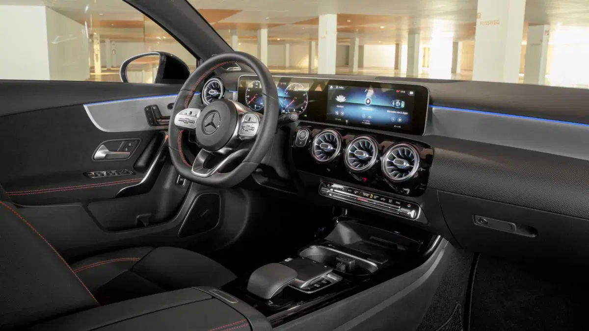 Mercedes-Benz Classe A Sedan 200 d 4p. Executive (10)