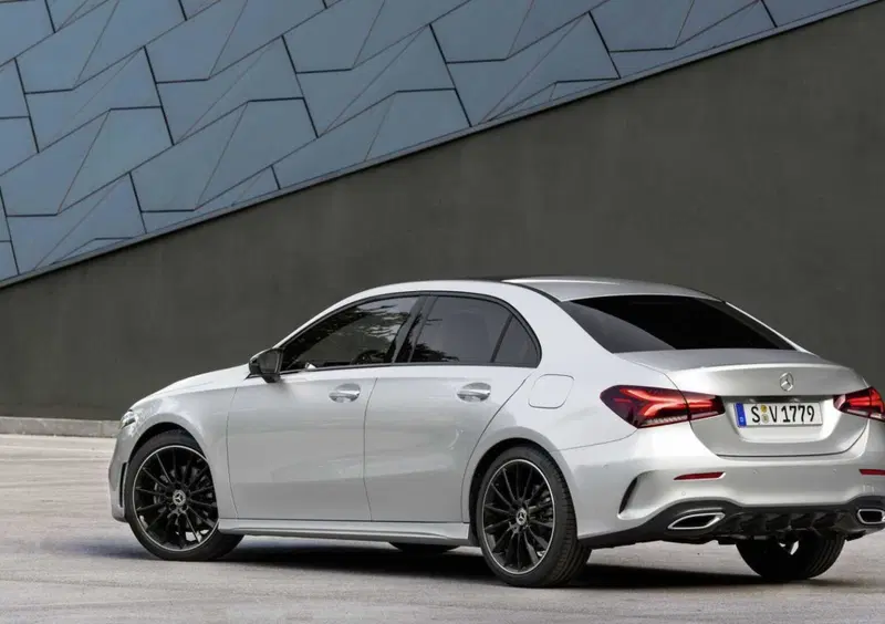 Mercedes-Benz Classe A Sedan (4)
