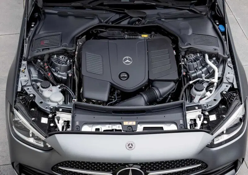 Mercedes-Benz Classe C (2021-->>) (19)