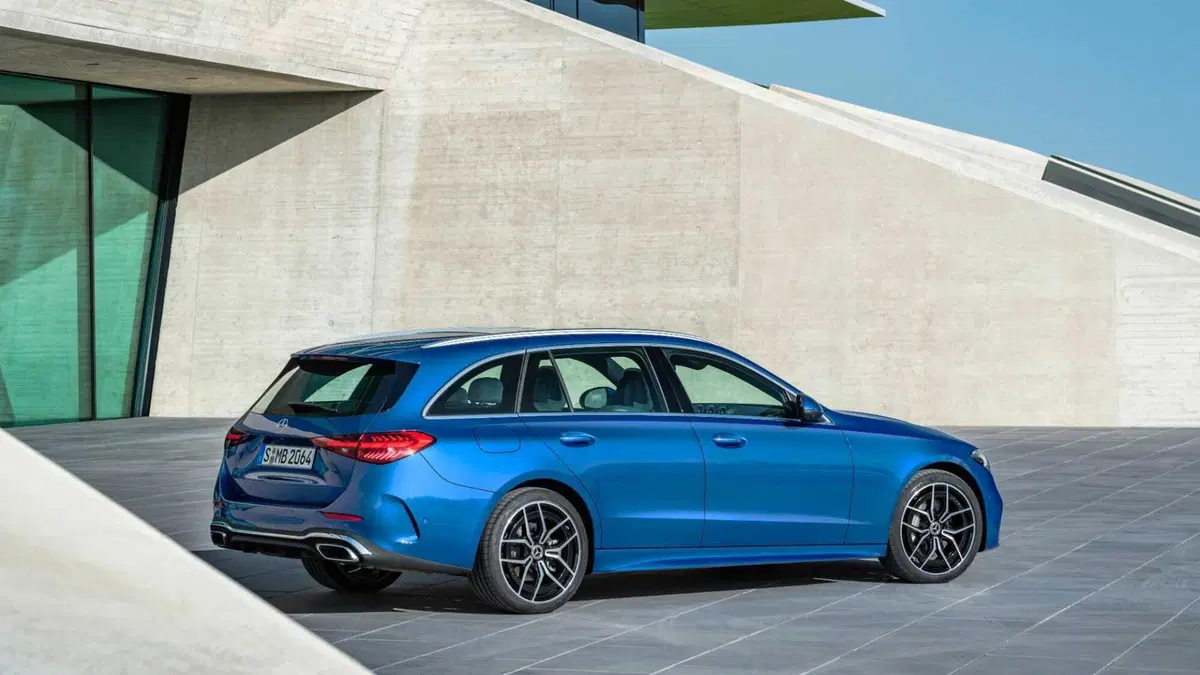 Mercedes-Benz Classe C Station Wagon 300 de phev AMG Line Advanced Plus auto (3)