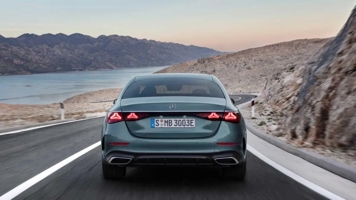 Mercedes-Benz Classe E (8)