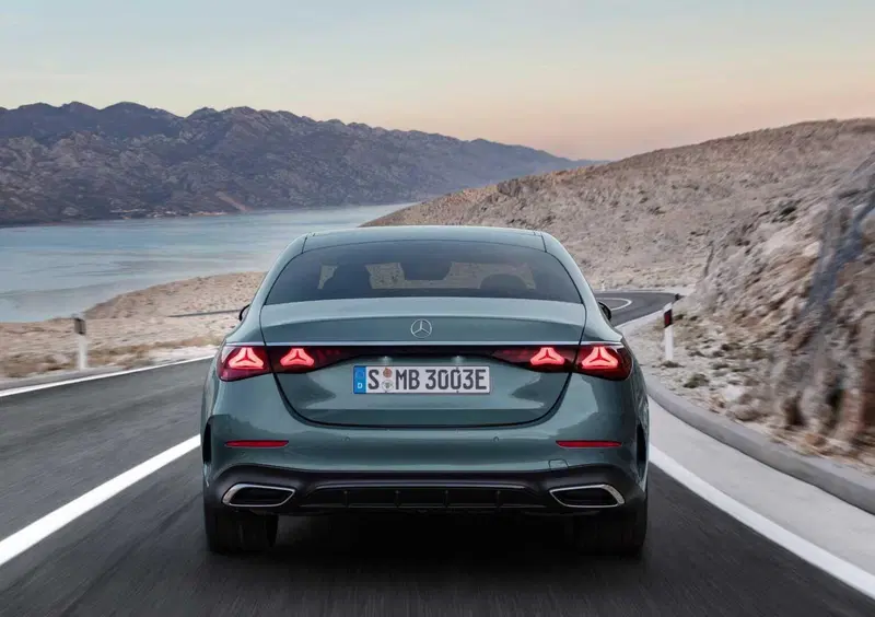 Mercedes-Benz Classe E (8)