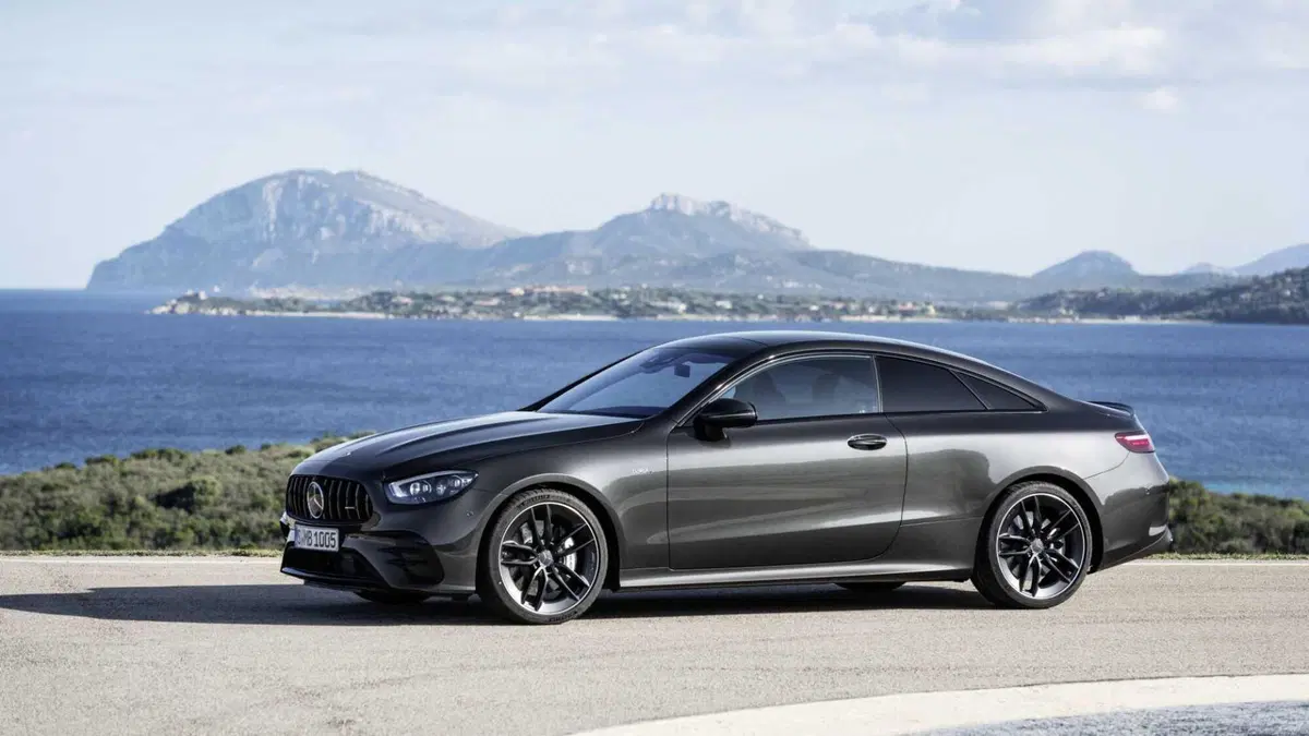 Mercedes-Benz Classe E Coupé 53 4Matic+ Mild hybrid AMG (3)