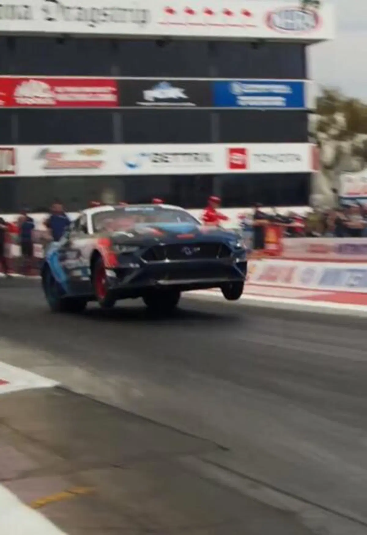 Ford Mustang Super Cobra Jet 1800 elettrica: record in impennata [VIDEO]  