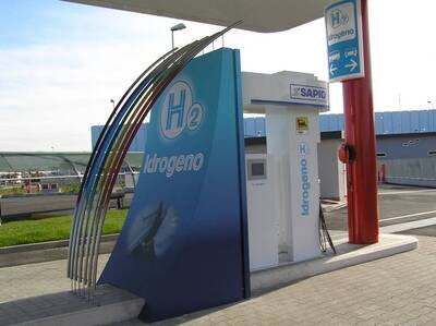 Idrogeno: in Germania si chiudono tre stazioni di rifornimento di H2 Mobility