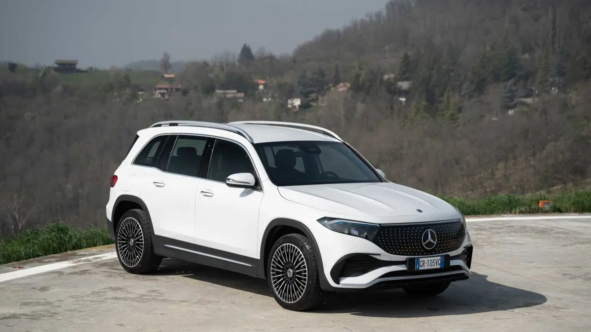 Mercedes-Benz EQB (3)