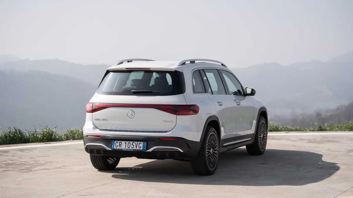 Mercedes-Benz EQB (7)