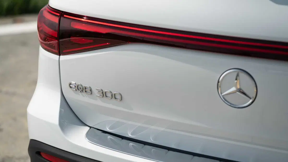Mercedes-Benz EQB (18)