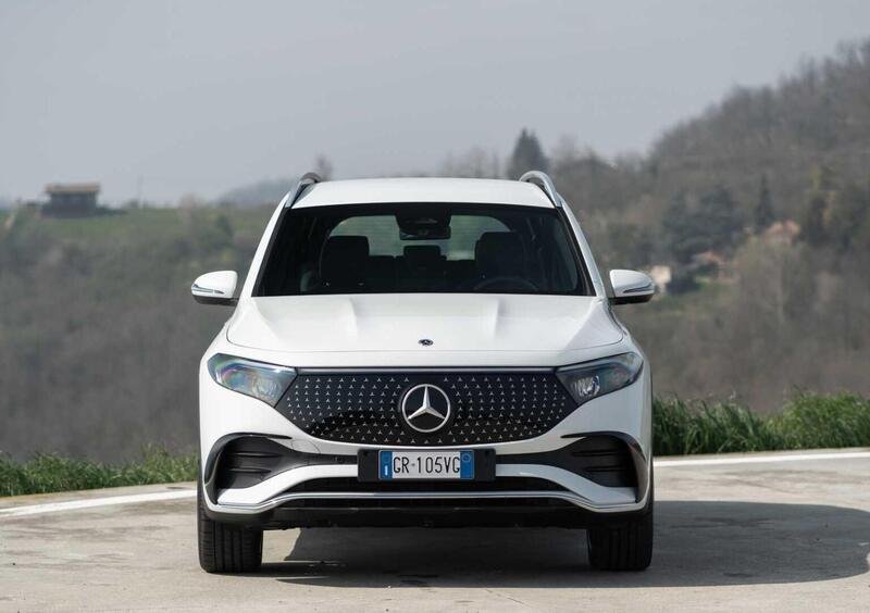 Mercedes-Benz EQB (2021-->>) (4)