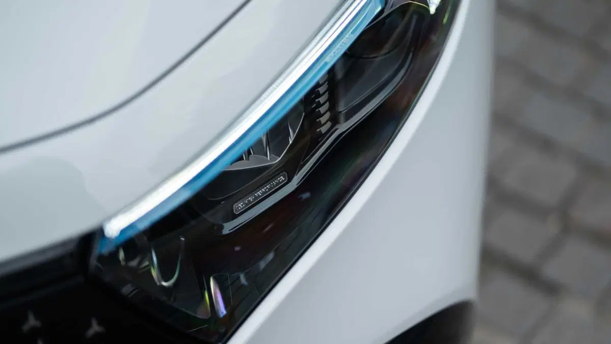 Mercedes-Benz EQB (13)