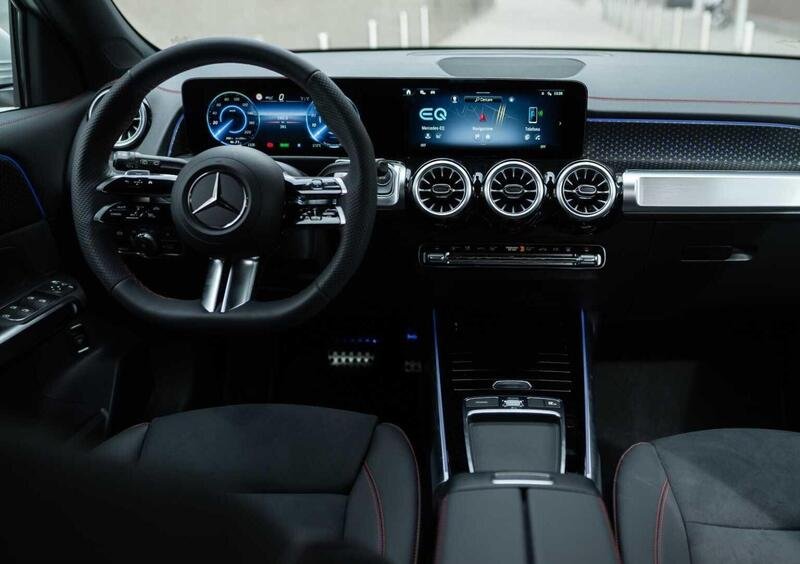 Mercedes-Benz EQB (2021-->>) (9)