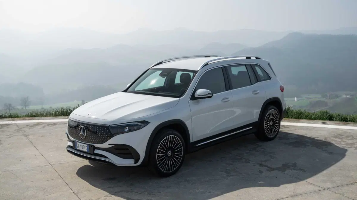 Mercedes-Benz EQB (2)