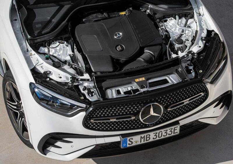Mercedes-Benz GLC (2022-->>) (15)