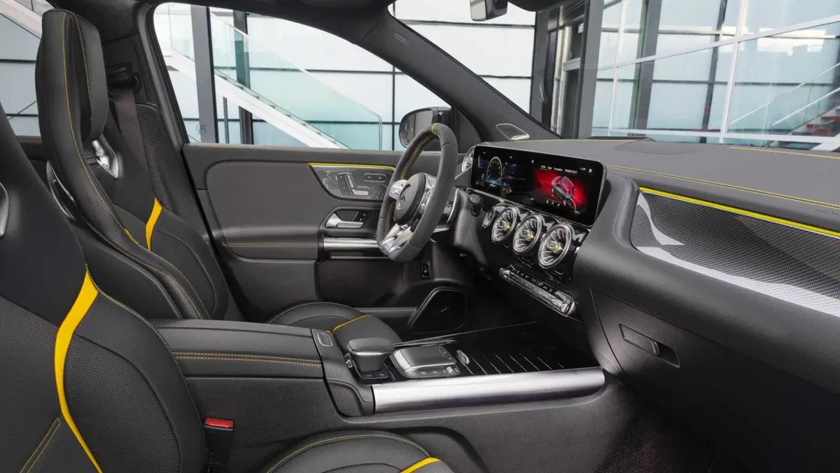 Mercedes-Benz GLA SUV 45 4Matic+ AMG (9)
