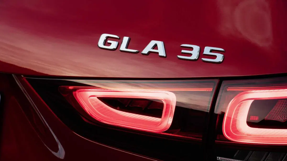 Mercedes-Benz GLA SUV 35 4Matic AMG (10)