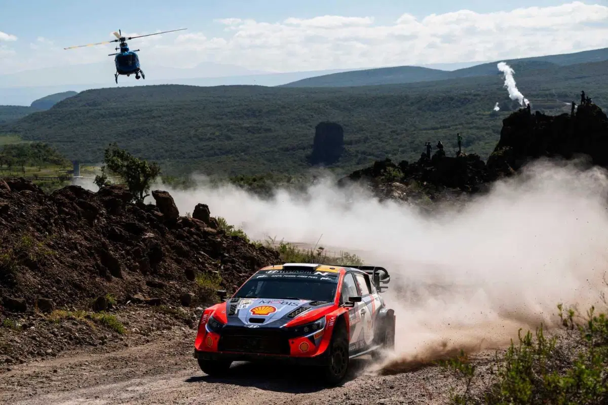 WRC24 Kenya D2. Rovanpera vola sul Safari, Neuville iper sfortunato (14)