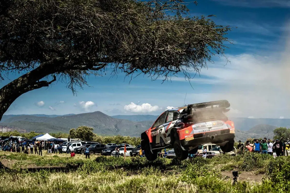 WRC24 Kenya D2. Rovanpera vola sul Safari, Neuville iper sfortunato (20)