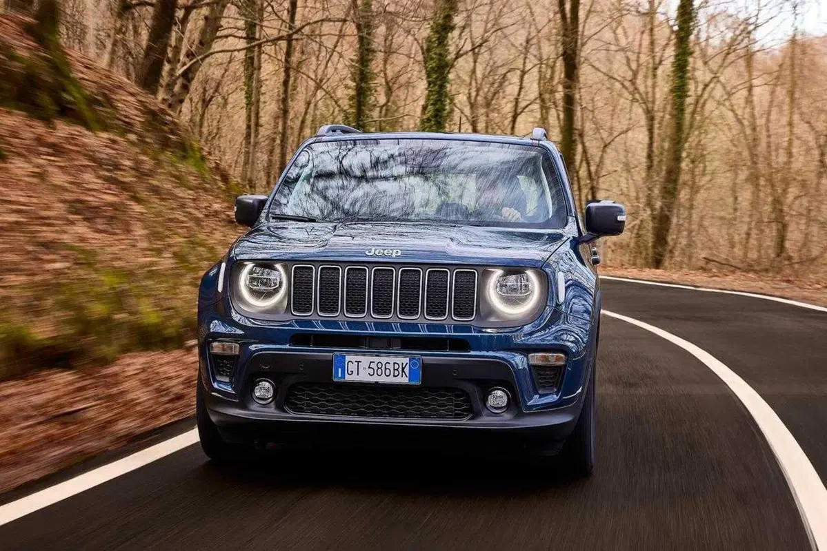 Jeep Renegade 2024, ecco il nuovo restyling: da oggi arriva il Mild Hybrid  (2)