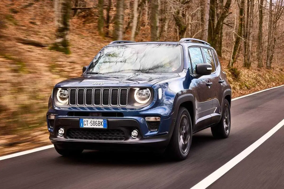 Jeep Renegade 2024, ecco il nuovo restyling: da oggi arriva il Mild Hybrid  (11)