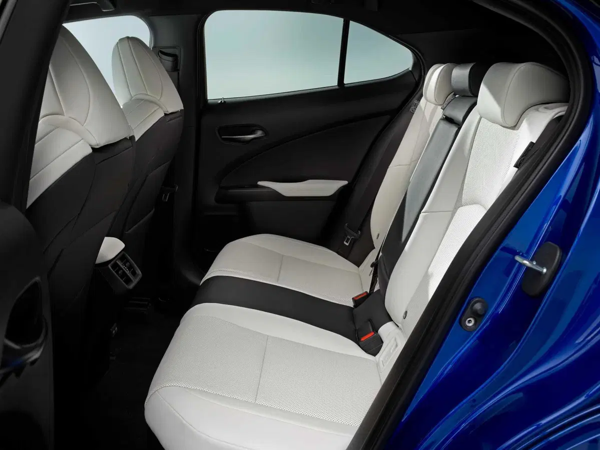 Lexus UX 300h: aggiornamenti di potenza e consumi più bassi (4)